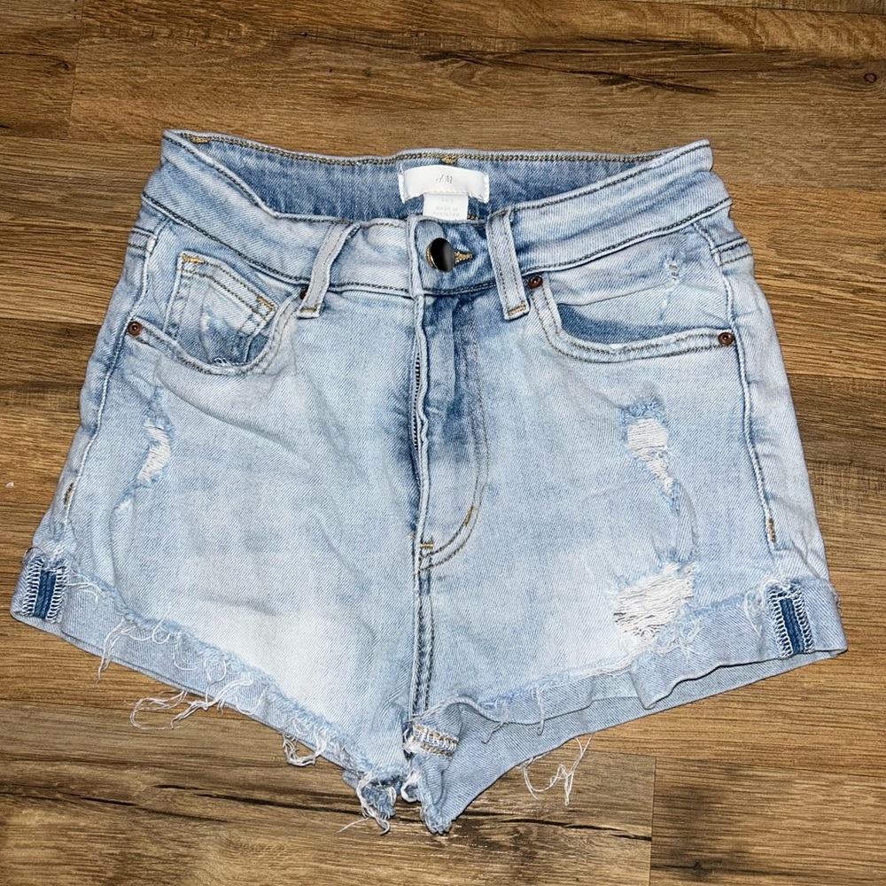 H&M highwaisted shorts